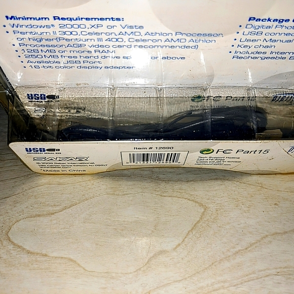 NEW Digital Concepts 1.5" Digital Photo Frame Keychain Item #12690 - Picture 3 of 3